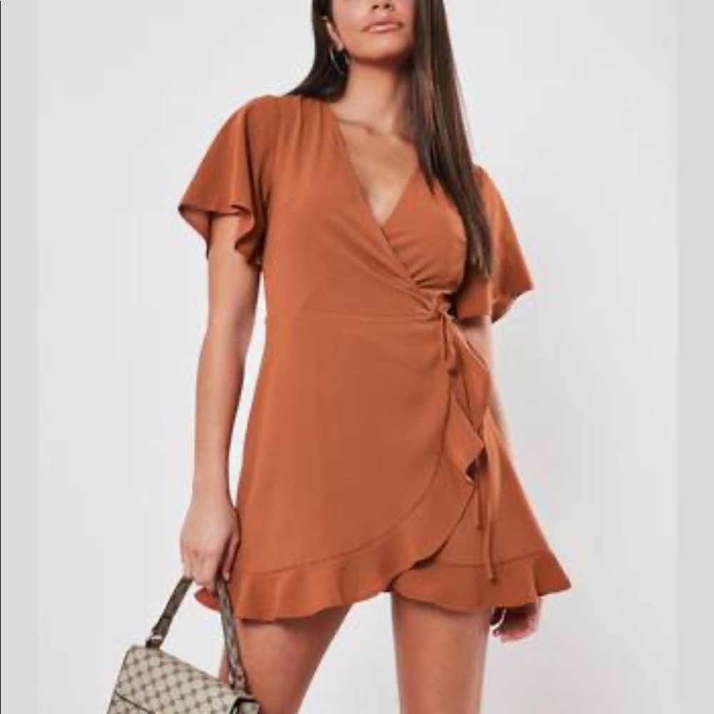 Missguided Wrap Tie Side Frill Short SS Playsuit